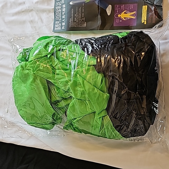 Inflatable Green Alien Costume Size L - Picture 2 of 5
